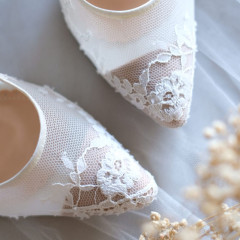ODETTE WITH FRENCH LACE