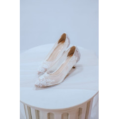 ODETTE WITH FRENCH LACE